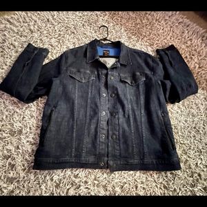 Mens Gap Jean jacket (XL) great condition pre owned. Very unique jacket